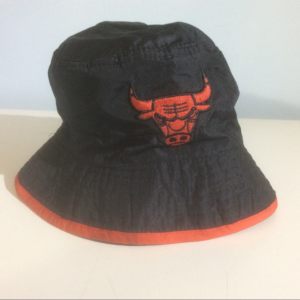 NBA Chicago Bulls Basketball Reversible Black Red Embroidered Bucket Hat Kick 10